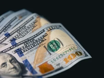 Mata Uang Dollar Di Kenal Bernilai Tinggi