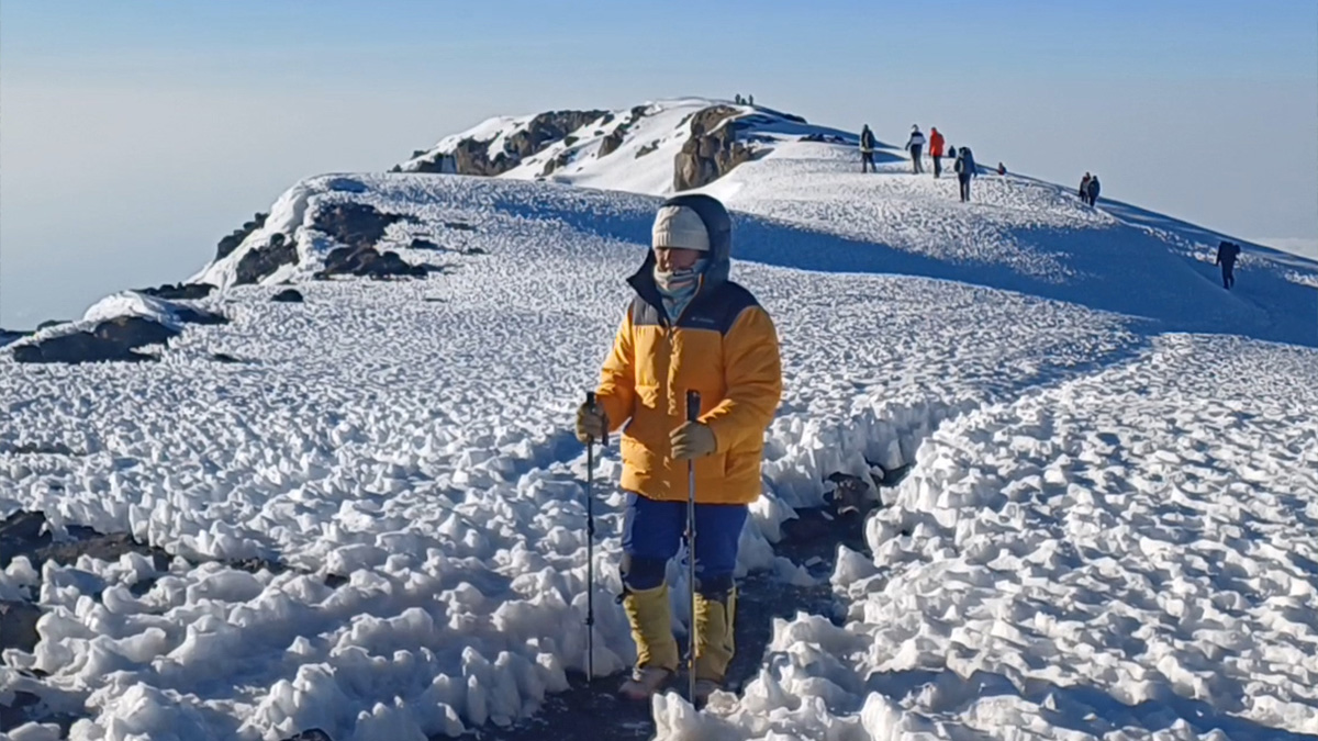 Mendaki Gunung Tertinggi Di Puncak Benua Afrika