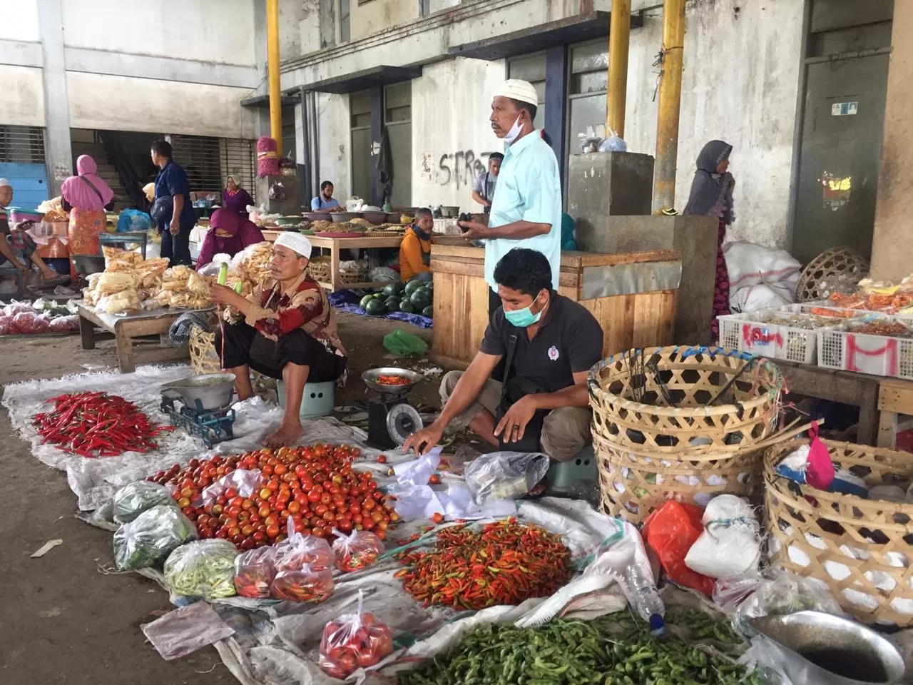 Kontribusi Pasar Tradisional Bagi Kehidupan Sosial Masyarakat