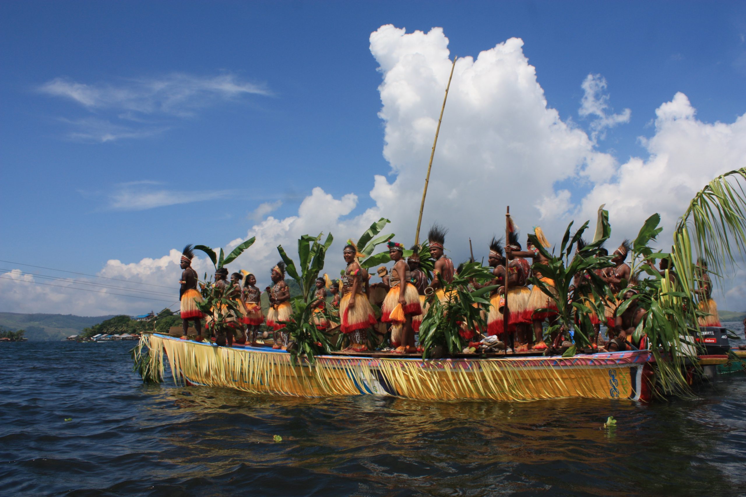 Perhelatan Budaya Papua: Festival Meriah Di Danau Sentani