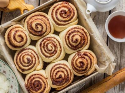 Cinnamon Roll Cake