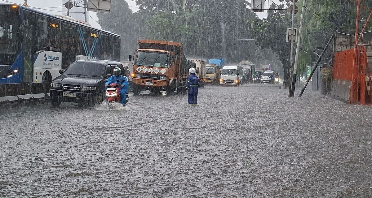 BMKG Buka Suara Soal Kapan Cuaca Ekstrem Jakarta Mereda