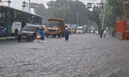 BMKG Buka Suara Soal Kapan Cuaca Ekstrem Jakarta Mereda