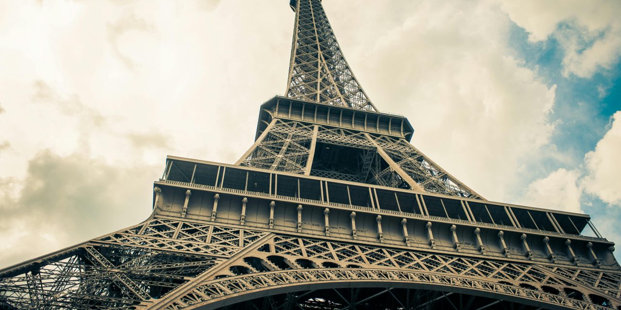 Menara Eiffel: Simbol Abadi Keajaiban Arsitektur dan Jiwa Kota