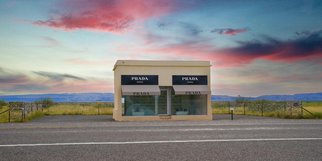 Prada: Dialektika,Intelektualitas, Seni, dan Kemewahan Visioner