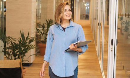 Cara Berpakaian Yang Baik Saat Awal Melamar Kerja