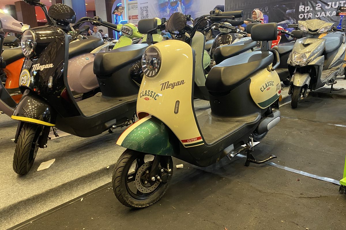 Motor Listrik 5 Jutaan Di IIMS: Irit & Murah!