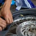 Rawat Ban Motor Sendiri, Riding Jadi Makin Enak!