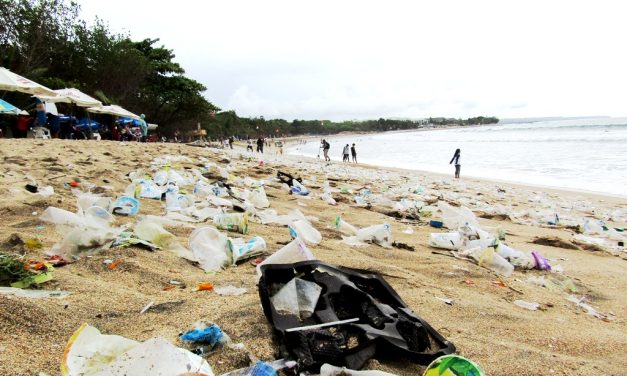 Sisi Lain Bali: Makin Populer, Makin Banjir Sampah Laut?
