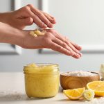 Biar Gak Butek! Trik Alami Bikin Kulit Kusam Jadi Glowing Lagi