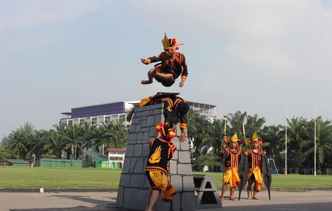 Gak Nyangka! Ternyata Ada Tradisi Unik Ini Di Pedalaman Nias