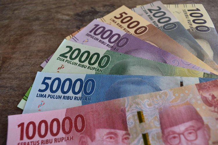 Tembus Rp17.000, BI Bongkar Efek Ngeri Rupiah Melemah