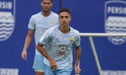 Eliano Reijnders Soal Main Bareng Kurzawa Di Persib