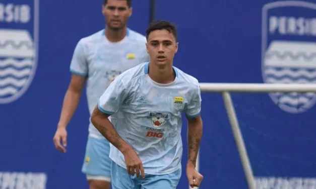 Eliano Reijnders Soal Main Bareng Kurzawa Di Persib