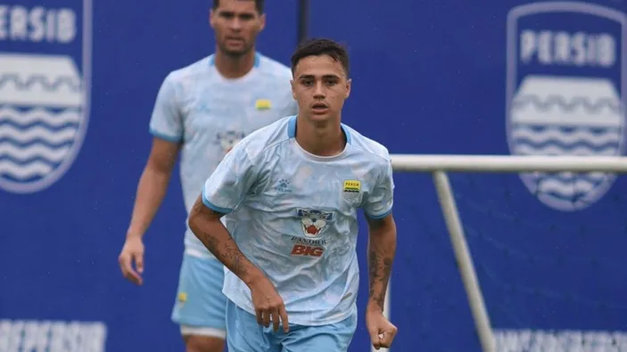 Eliano Reijnders Soal Main Bareng Kurzawa Di Persib